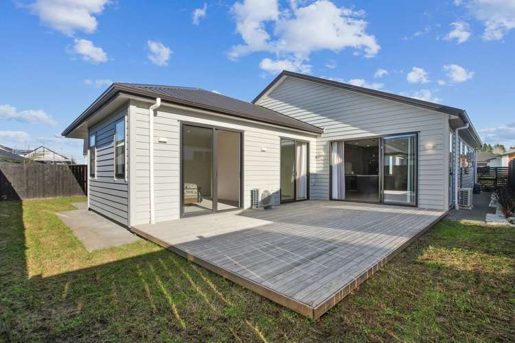 8 Spars Road Wainui_28