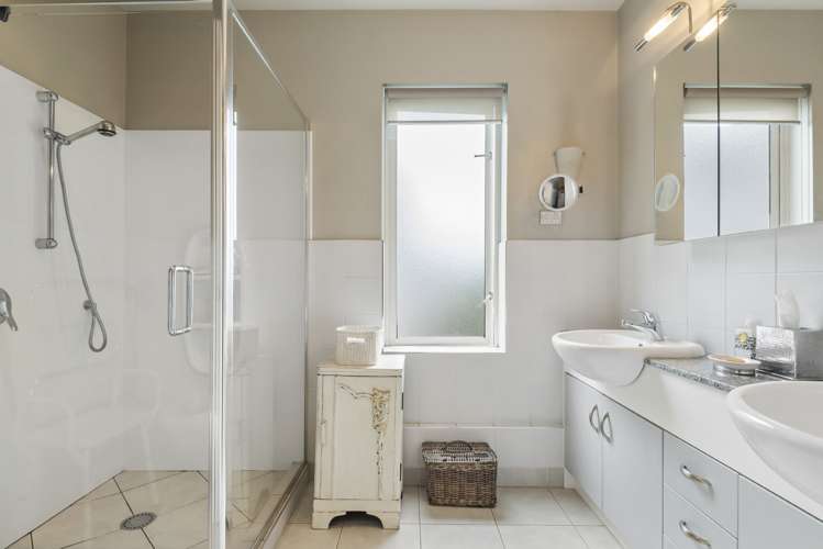 8 Joseph Banks Terrace Remuera_11