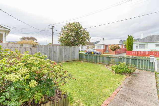 8 Benge Crescent Naenae_1