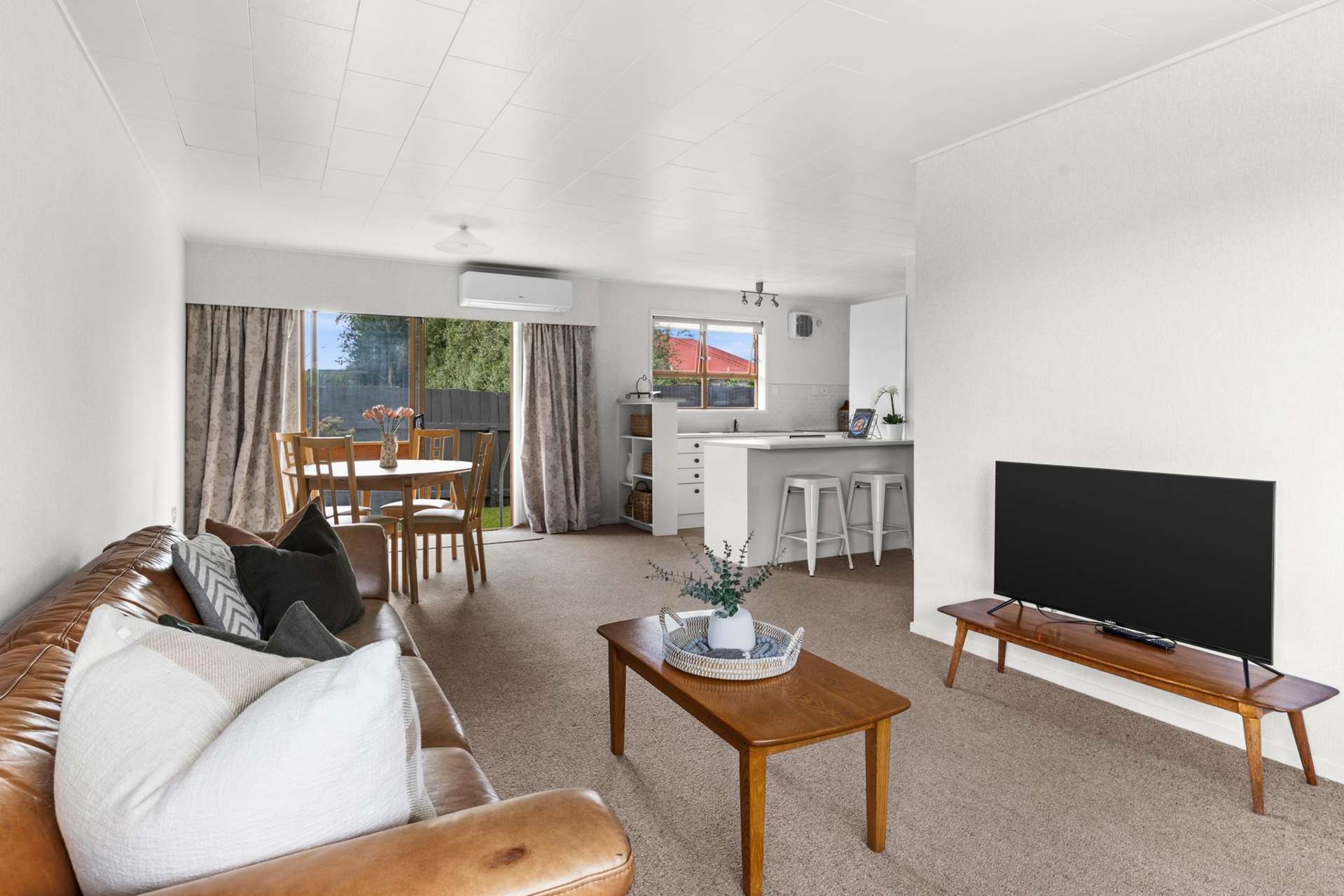 2/32 Meeanee Quay Westshore_0