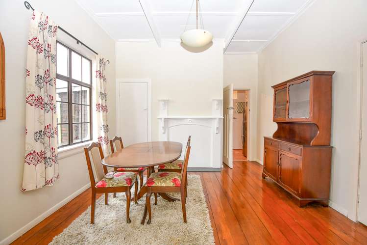 243 High Street North Carterton_6