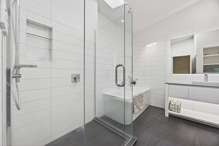 8 Blue Gum Rise Sunnyhills_17