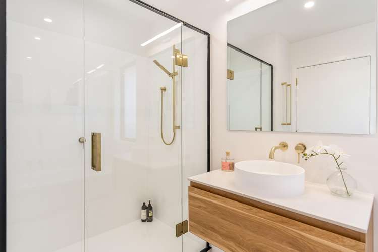 63 Dejoux Road Winton_14