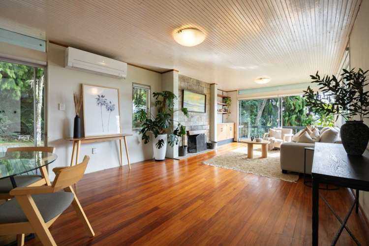 900 West Coast Road Waiatarua_7