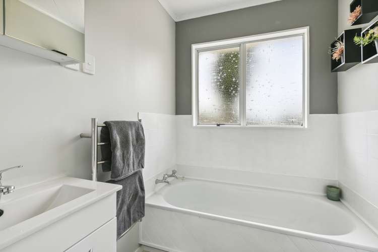 30 Lupin Terrace Tawa_11