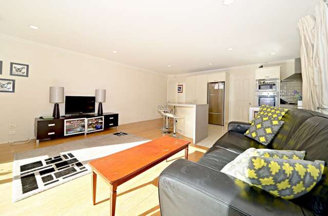 6 Zara Court Flat Bush_3