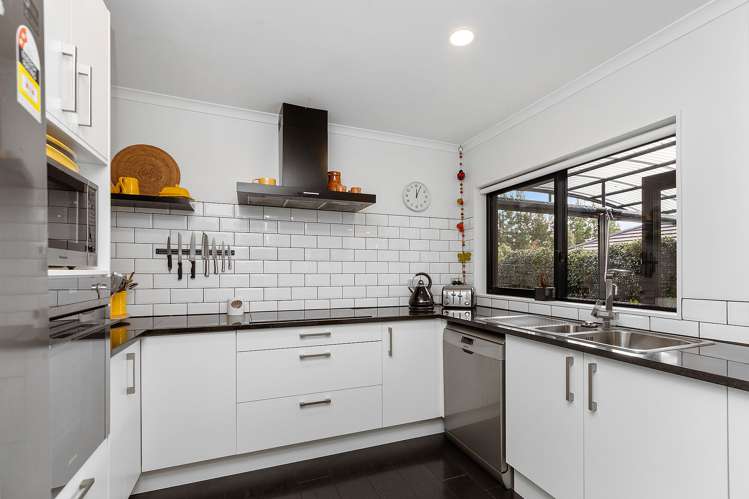 37 Alpers Ridge Leamington_5