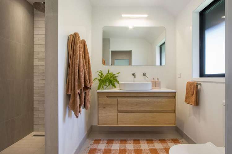 10b Beach Road Waihi Beach_18