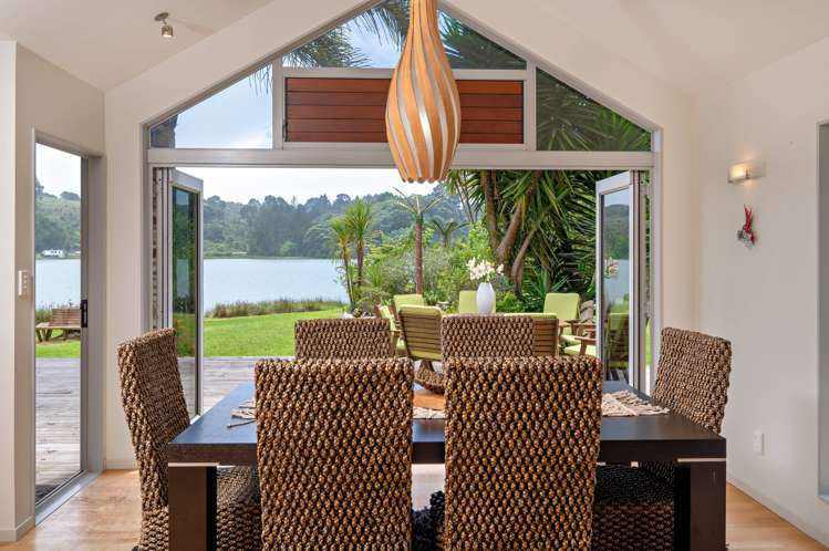 1 Ohakana Is Whakatane Surrounds_3