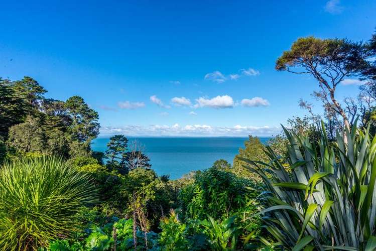 8 Kauri Point Road Laingholm_15