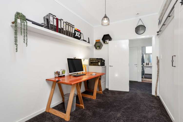 1/105 Lake Road Belmont_21