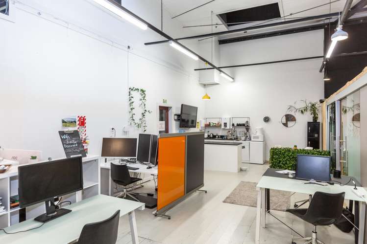 66-80 High Street North Carterton_20