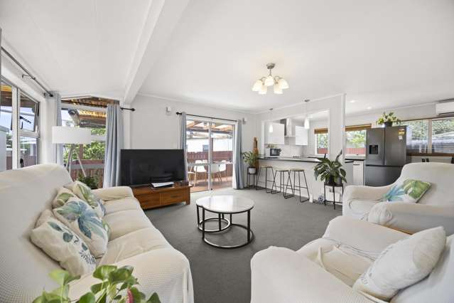 1/22 Bundena Place Clendon Park_3