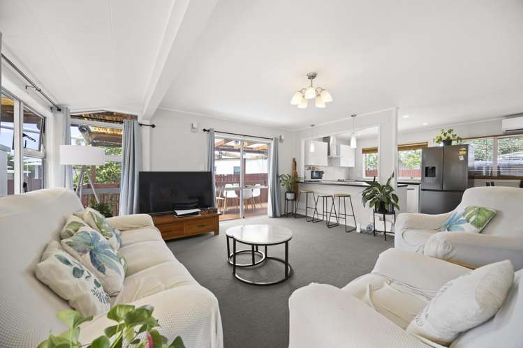 1/22 Bundena Place Clendon Park_2
