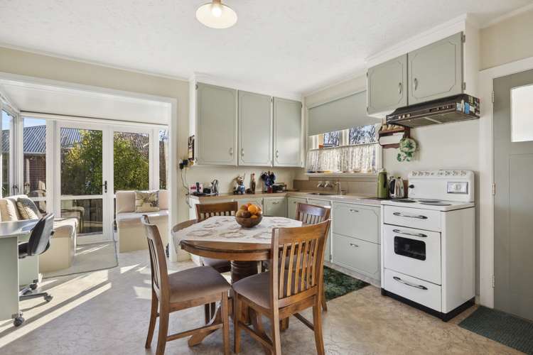 6 Koremata Street Green Island_11