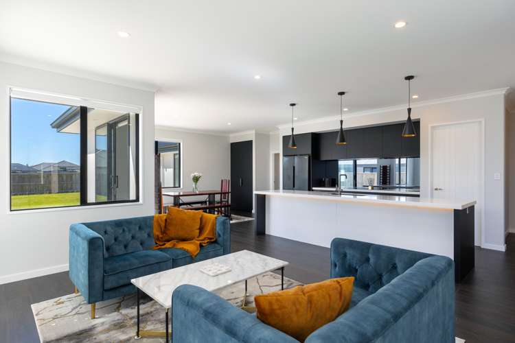 3 Caproni Road Burleigh_9