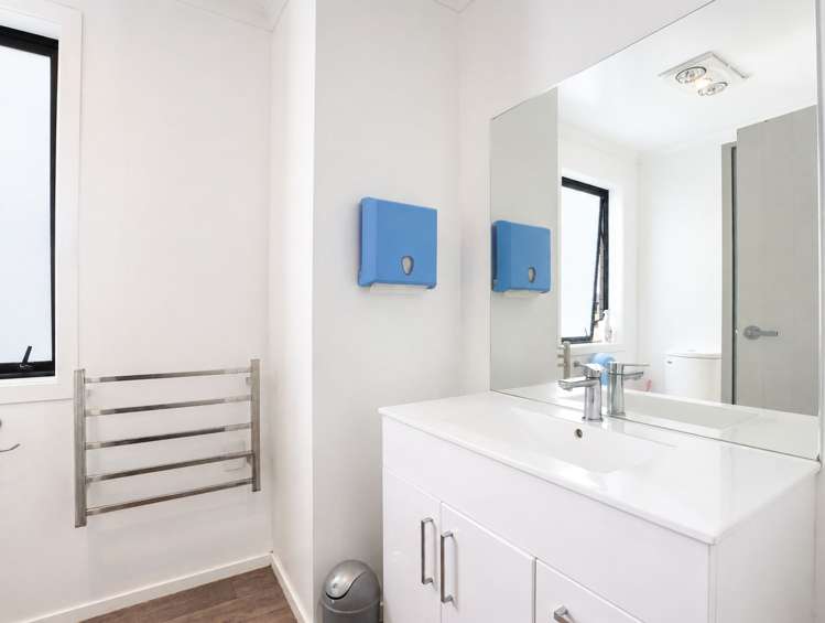 1/61 Cabourne Drive Glenview_10