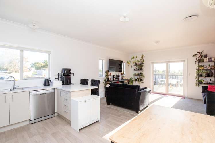 8 Fernleigh Street Kerepehi_6