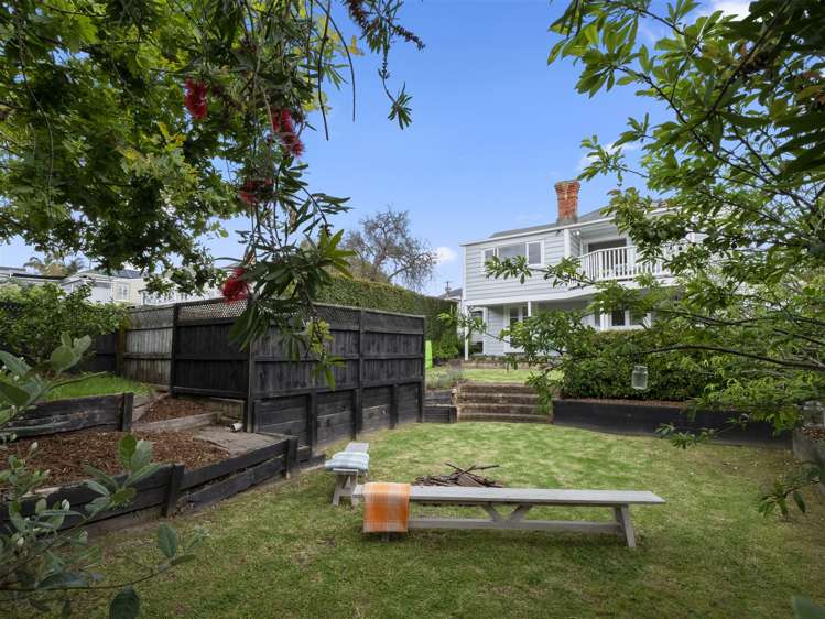 8 Shoal Bay Road Devonport_17