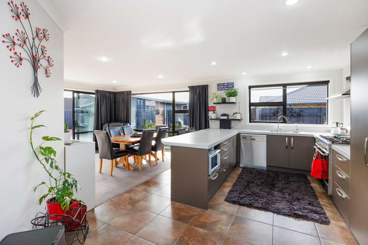 12 Lorenzo Place Kelvin Grove_3