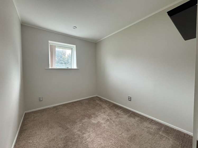 42 Henson Road Whitford_6