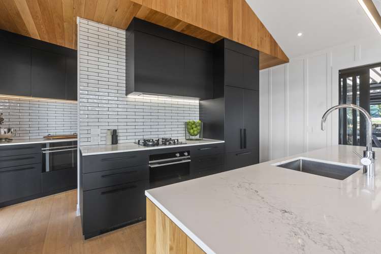 20 Marine View Road Onetangi_17