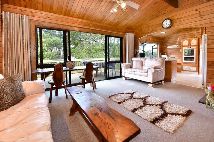 1/1129 Whangaparaoa Road Tindalls Beach_7