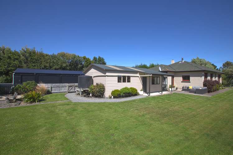 99 Black Road Otatara_23