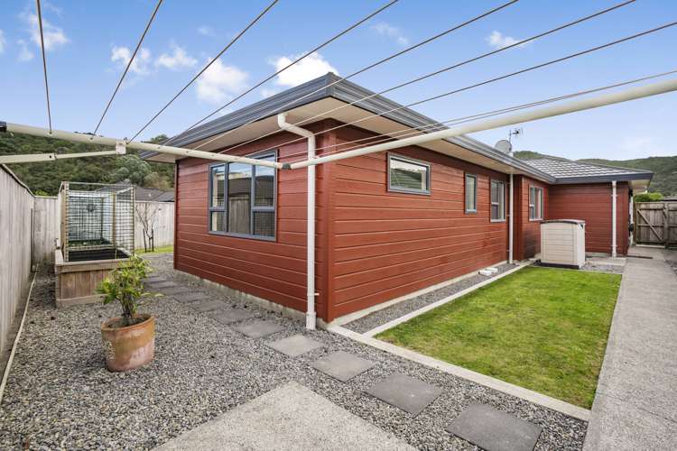 15 Sun Valley Grove Wainuiomata_17