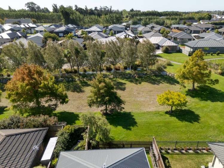 23 Famille Close Yaldhurst_23