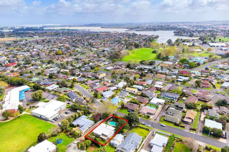 46 Clark Road Pahurehure_19