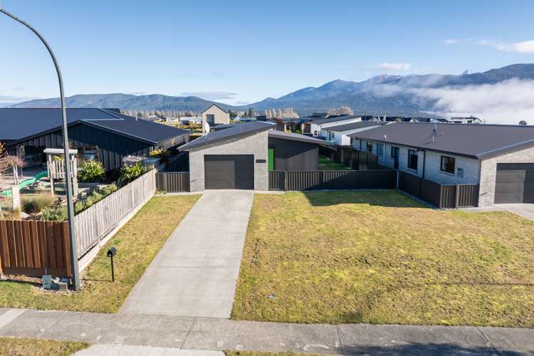 51 Takitimu Avenue Te Anau_19