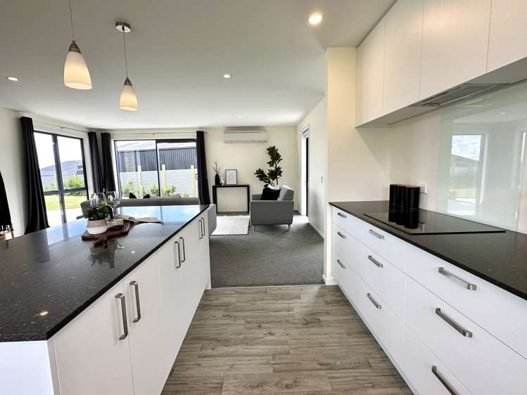 8 Chatham Rise Seaward Bush_14