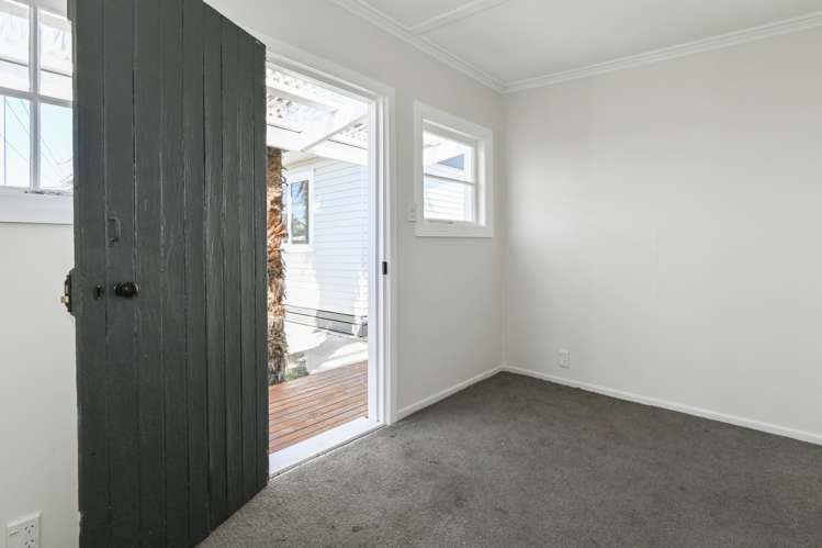 1018a Oliphant Road Raureka_9