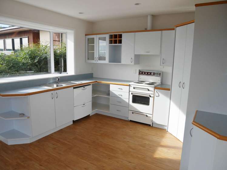 32 Parklands Dr_0
