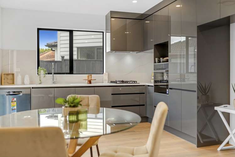 2/57 Sunderlands Road_1