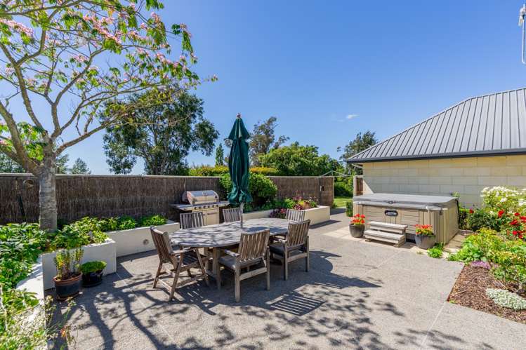 132 Round Hill Road Loburn_15