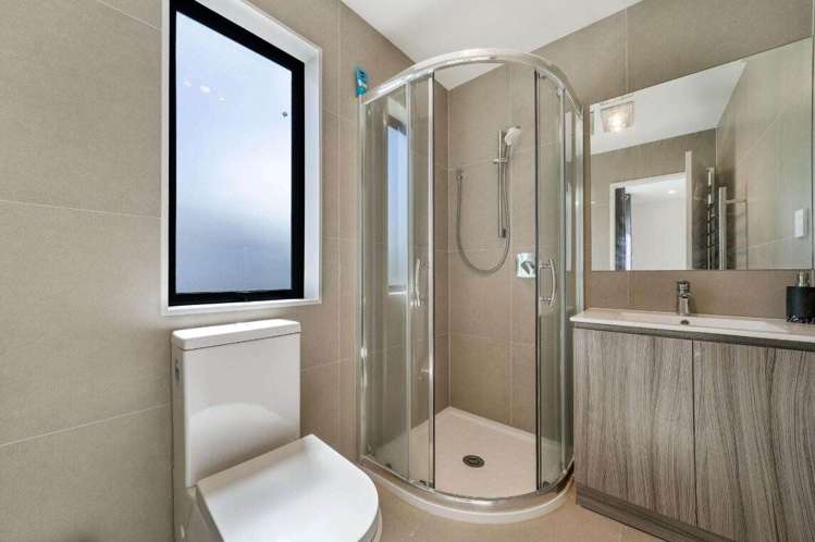 5B Hemsway Place Sunnyhills_14