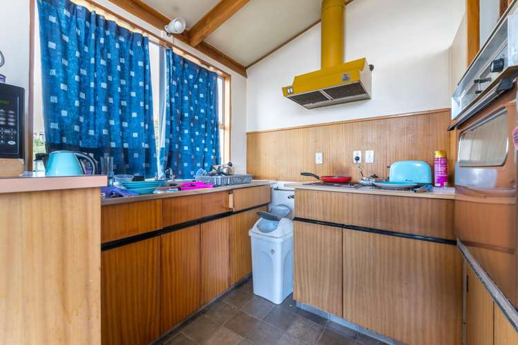 67 Easther Crescent Kew_23