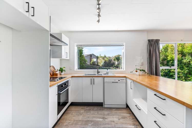 41 Meadowvale Rise Titirangi_23