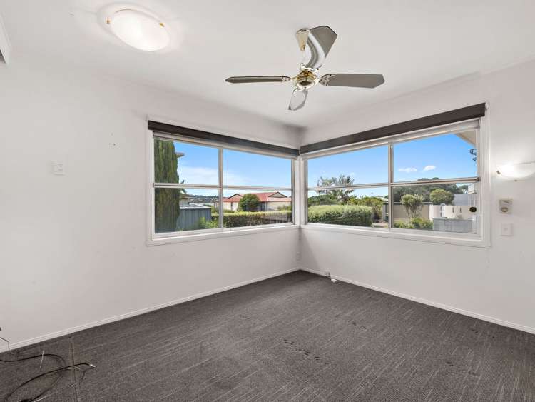 6 Yorkton Rise Mangere Bridge_10