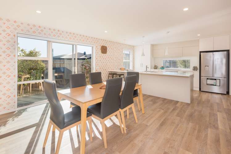 10 Spitfire Drive Burleigh_18