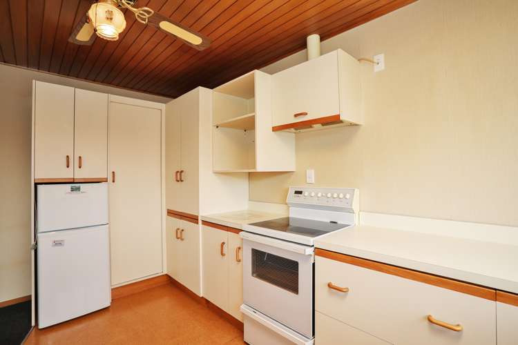 79 Fox Street Avenal_10