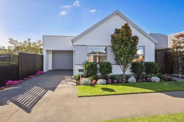 * UNDER OFFER * Welcome Home