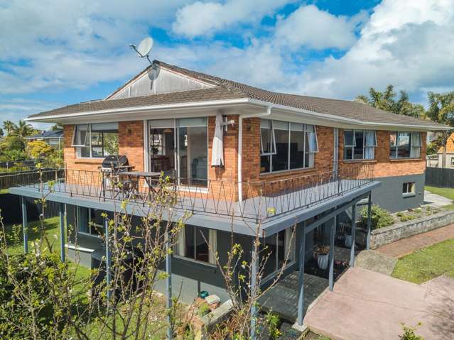 6 Waianiwa Place Blockhouse Bay_2