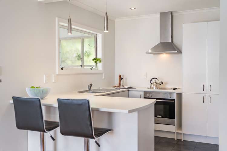 2/314 Fergusson Drive Heretaunga_8