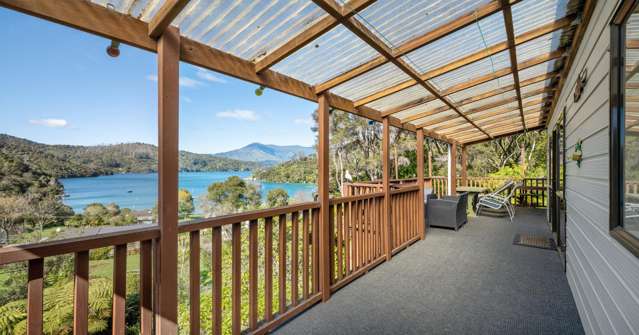 - Lochmara Bay Lochmara Bay_2