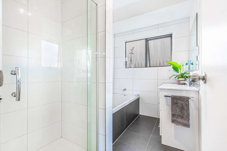 9 Seagrove Road West Harbour_18