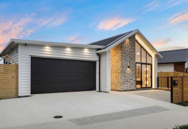 12 & 14 Tuwai Crescent_5