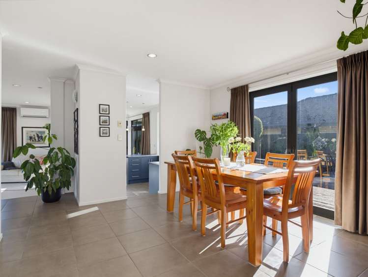 15 Stonebridge Park Drive Holdens Bay_11